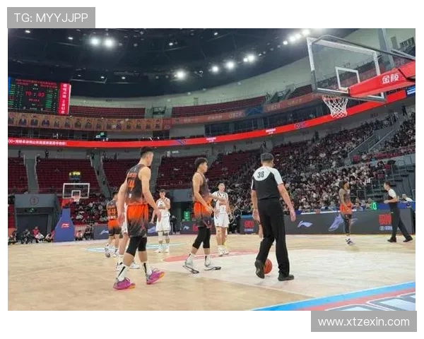 邱彪踩场呐喊家人力推团队篮球